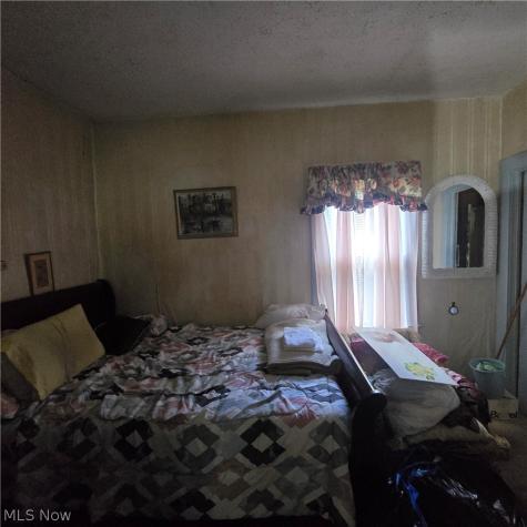 17108 Deforest Avenue Cleveland OH 44128