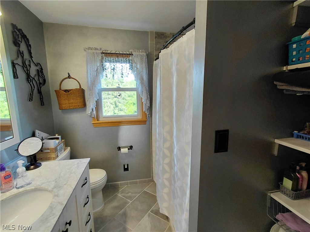 242 Cedar Road Richmond OH 43944