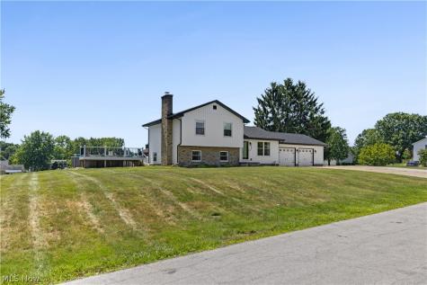 1524 Hightower Drive Uniontown OH 44685