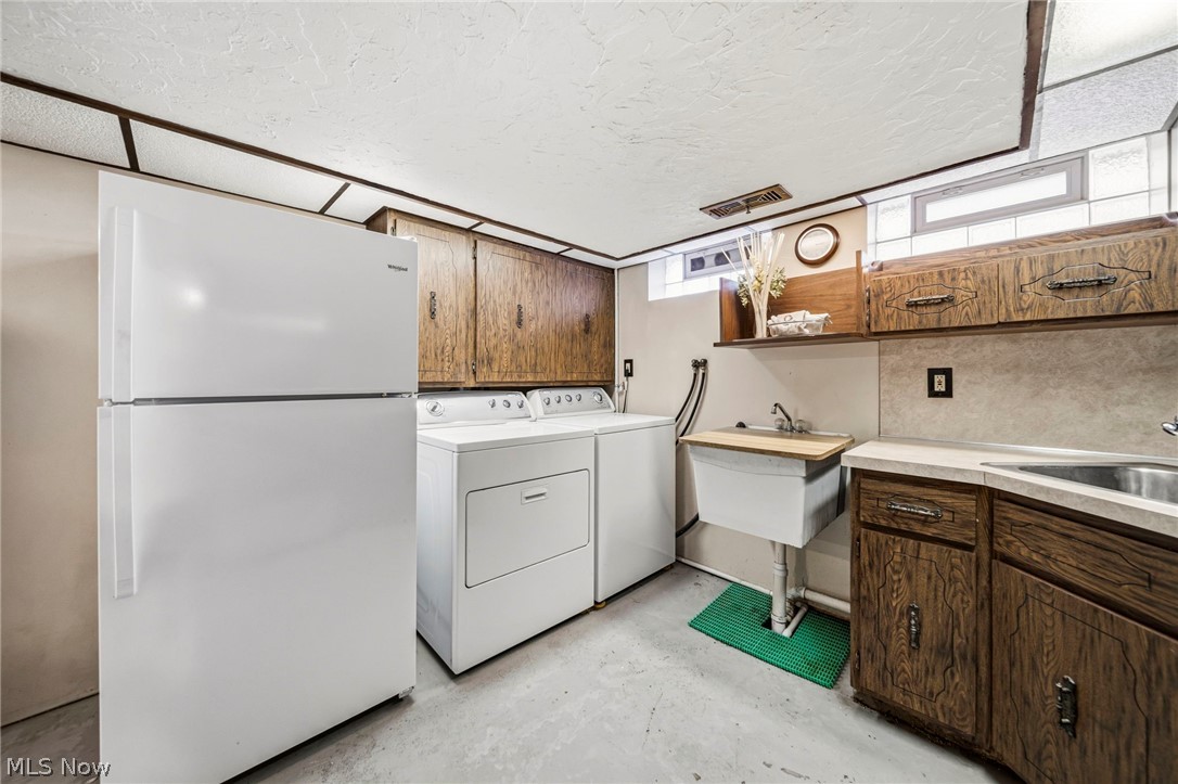 7506 Traymore Avenue Cleveland OH 44144