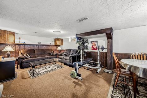 7506 Traymore Avenue Cleveland OH 44144