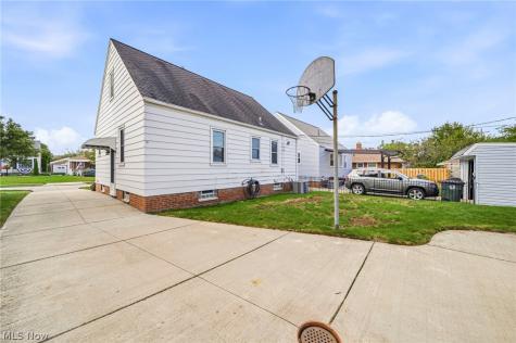 7506 Traymore Avenue Cleveland OH 44144