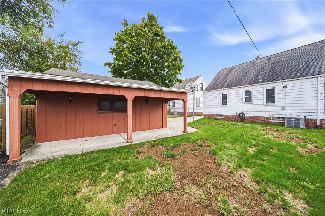 7506 Traymore Avenue Cleveland OH 44144