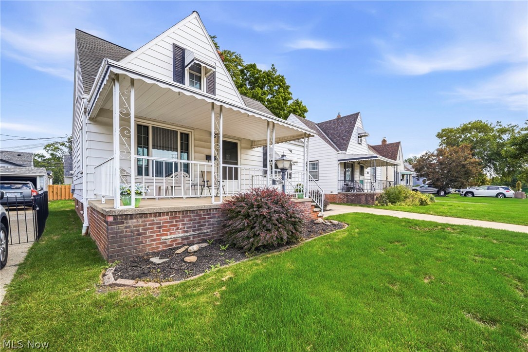 7506 Traymore Avenue Cleveland OH 44144