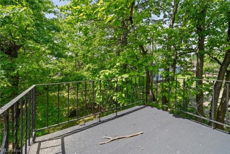 1714 Cliffview Road Cleveland OH 44112
