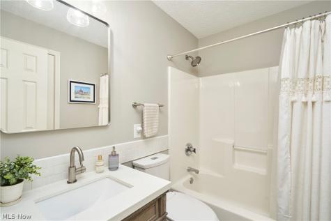 7950 Loriwood Circle NW Massillon OH 44646