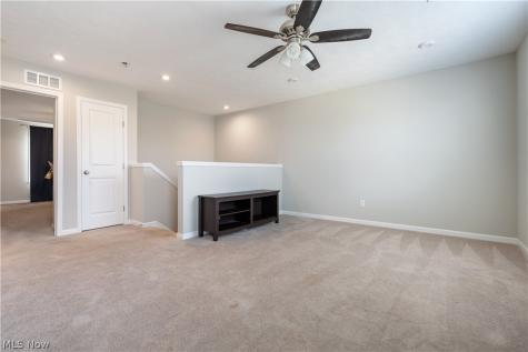 1720 Cobham Lane Wadsworth OH 44281