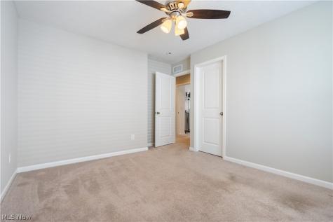 1720 Cobham Lane Wadsworth OH 44281