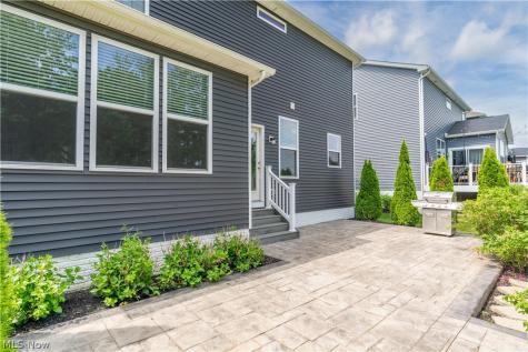 1720 Cobham Lane Wadsworth OH 44281