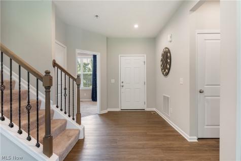 1720 Cobham Lane Wadsworth OH 44281