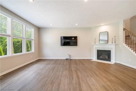 1720 Cobham Lane Wadsworth OH 44281