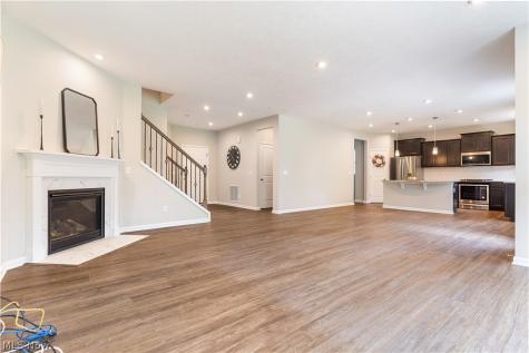 1720 Cobham Lane Wadsworth OH 44281