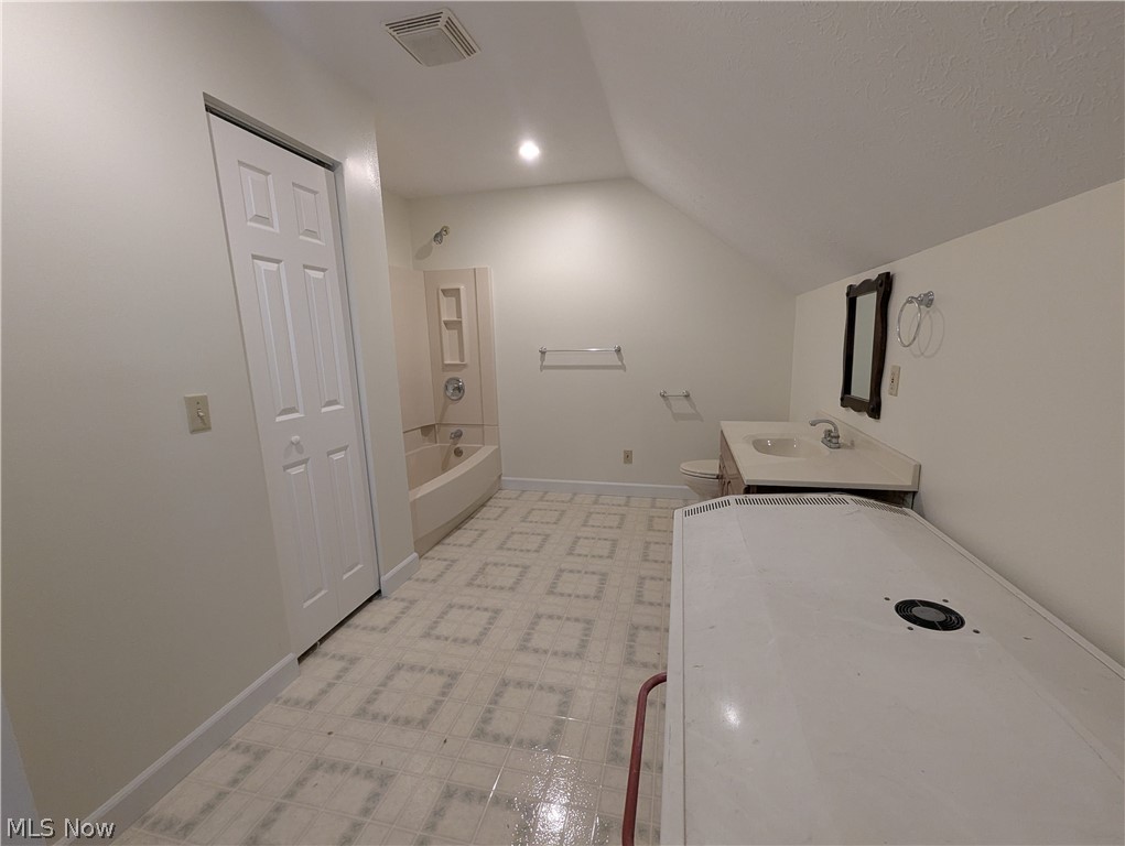 7394 Kniffen Road Leroy OH 44077