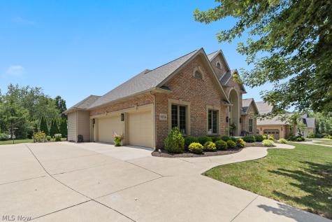 8574 Ashmede Court Circle NW Massillon OH 44646