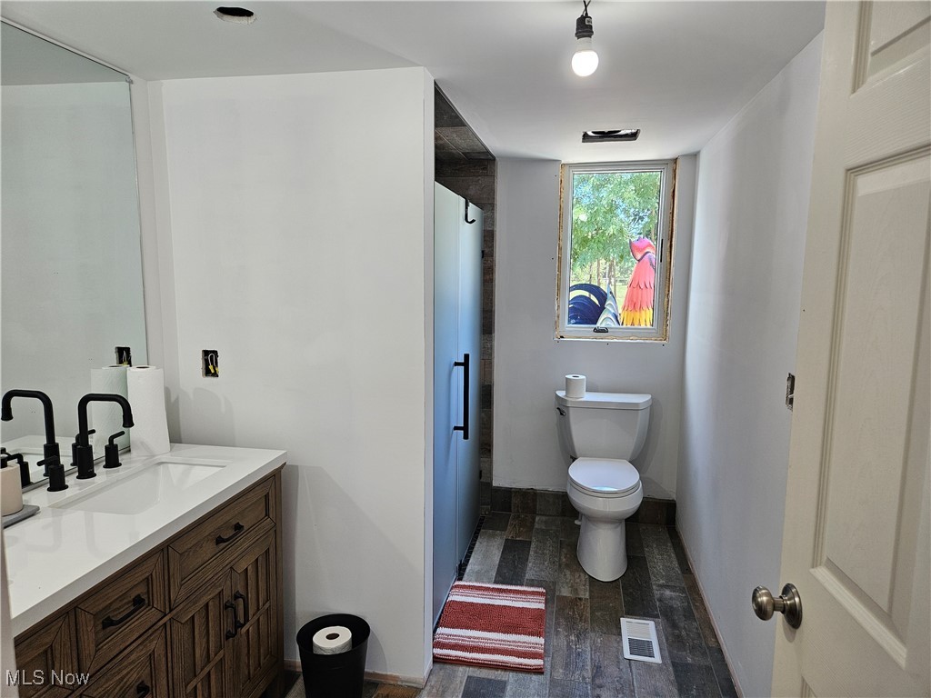 1180 N County Line Road Geneva OH 44041