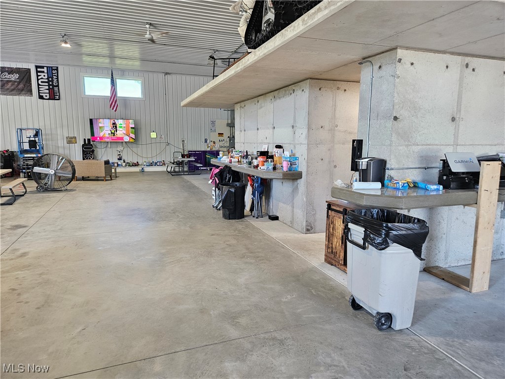 1180 N County Line Road Geneva OH 44041