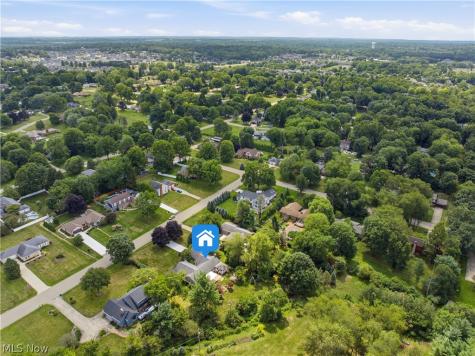 1219 Briarview Avenue NW North Canton OH 44720