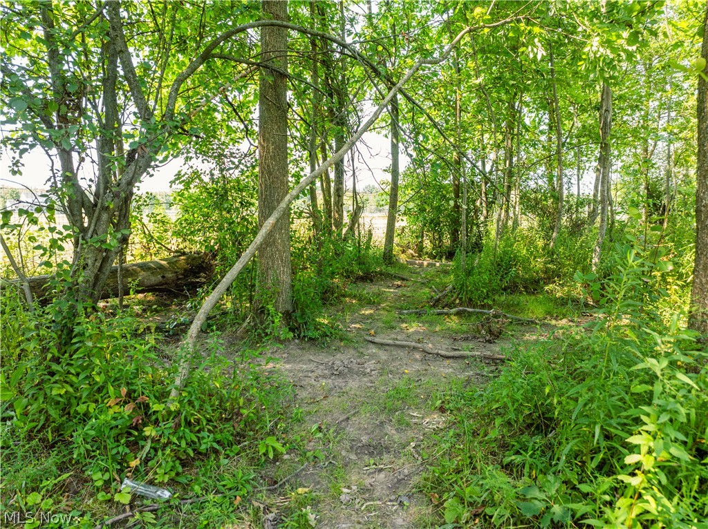 17881 Huntley Road Windsor OH 44099