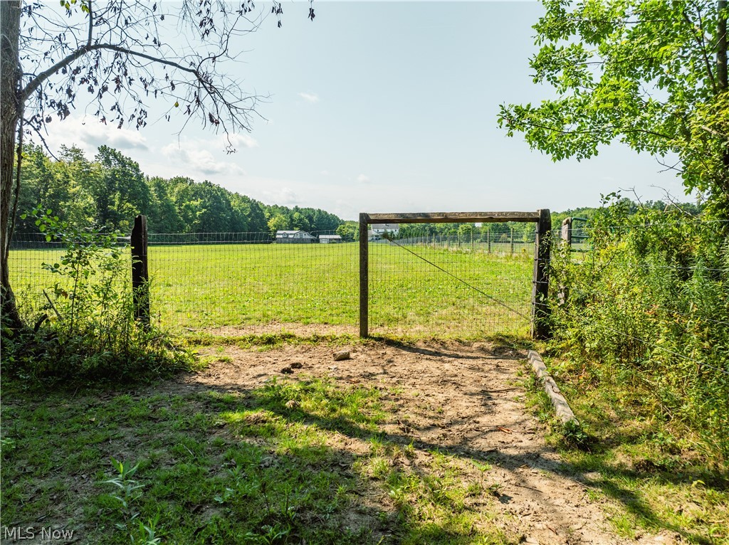 17881 Huntley Road Windsor OH 44099