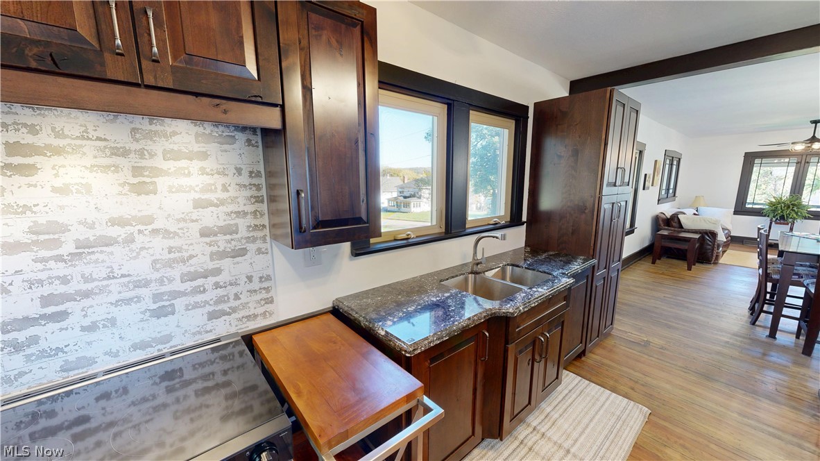 79 Hawthorne Street Struthers OH 44471