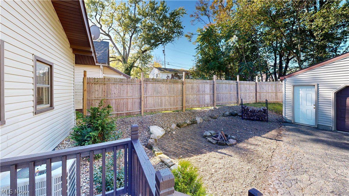 79 Hawthorne Street Struthers OH 44471