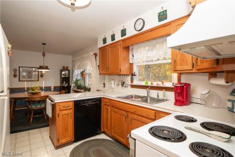 3123 Pine Hills Drive SW Massillon OH 44646
