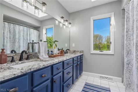4420 Prestwick Crossing Westlake OH 44145
