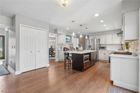 4420 Prestwick Crossing Westlake OH 44145