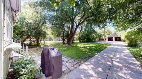 17487 Clifton Boulevard Lakewood OH 44107