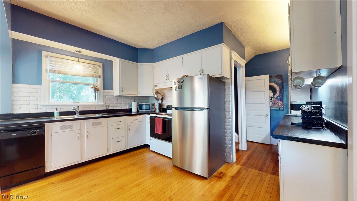 17487 Clifton Boulevard Lakewood OH 44107