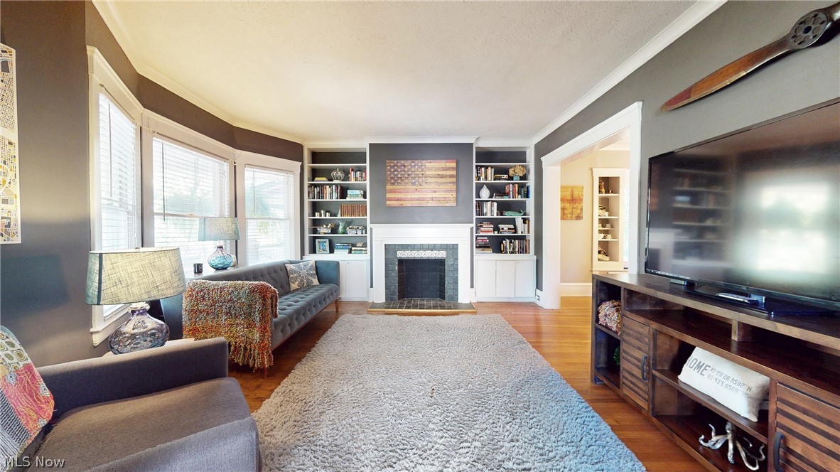17487 Clifton Boulevard Lakewood OH 44107