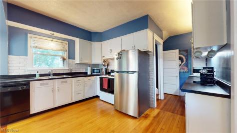 17487 Clifton Boulevard Lakewood OH 44107