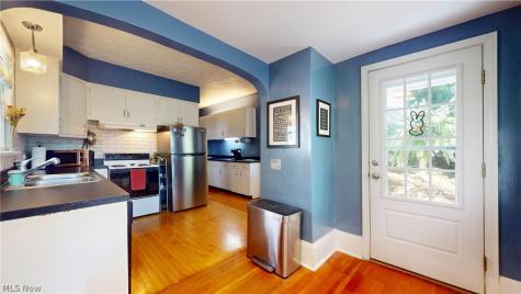 17487 Clifton Boulevard Lakewood OH 44107