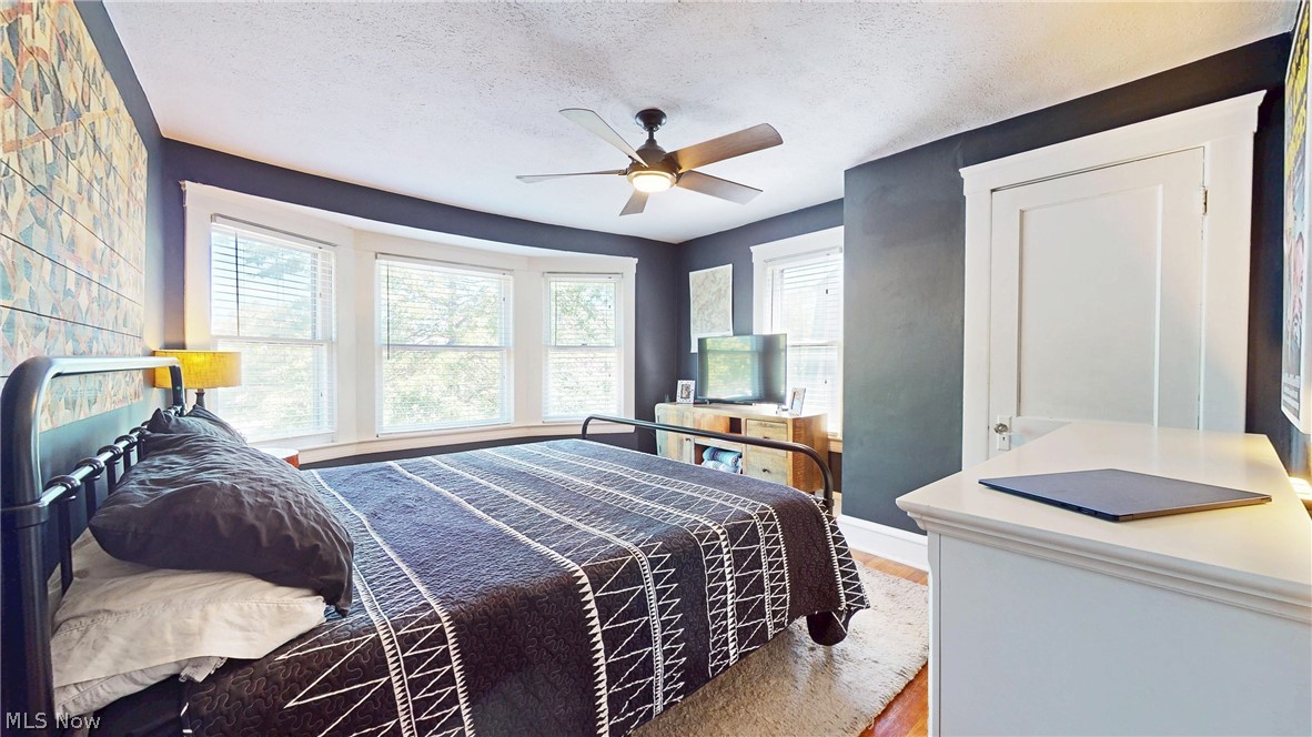 17487 Clifton Boulevard Lakewood OH 44107