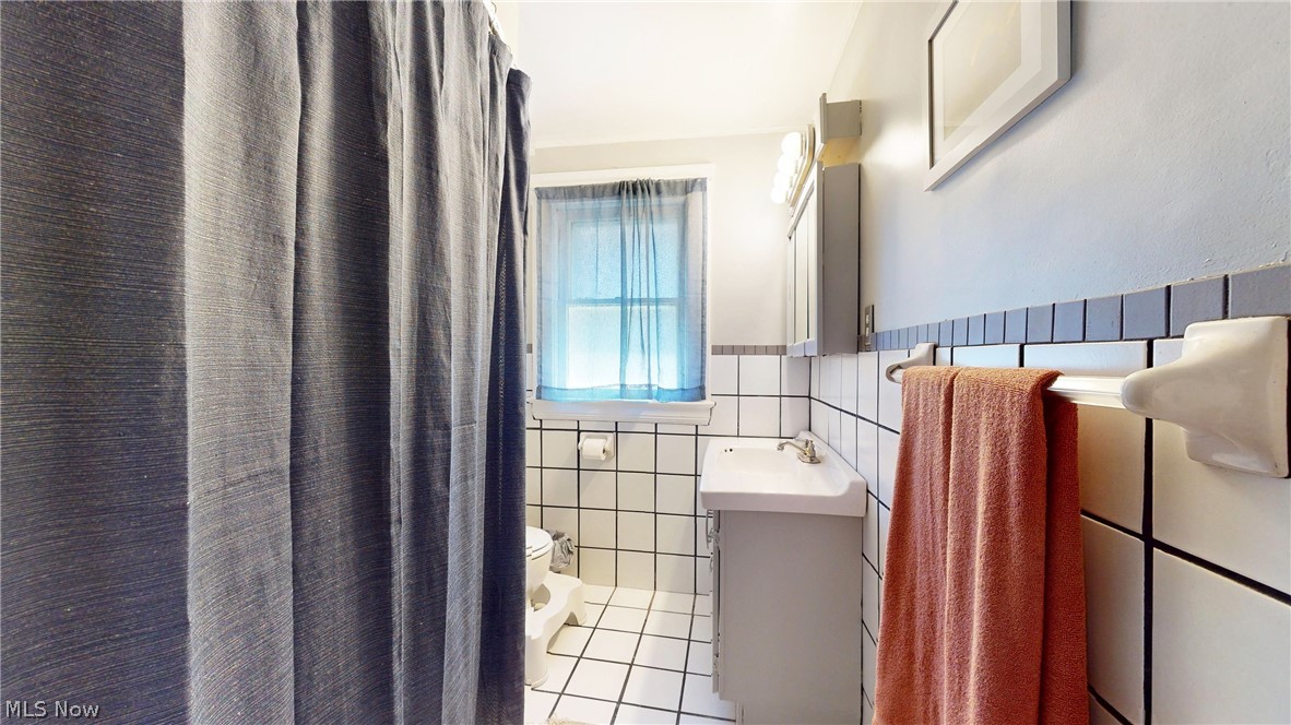 17487 Clifton Boulevard Lakewood OH 44107