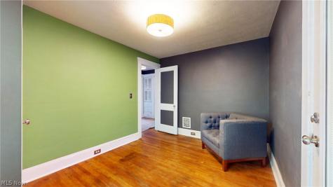 17487 Clifton Boulevard Lakewood OH 44107