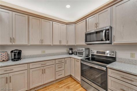 2275 Abbeyville Road Valley City OH 44280