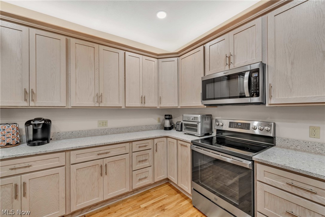 2275 Abbeyville Road Valley City OH 44280