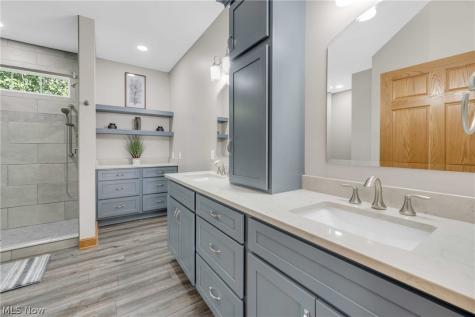 2275 Abbeyville Road Valley City OH 44280