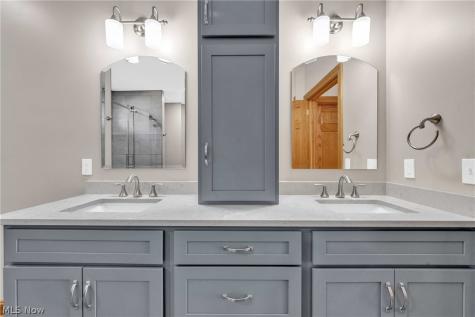 2275 Abbeyville Road Valley City OH 44280