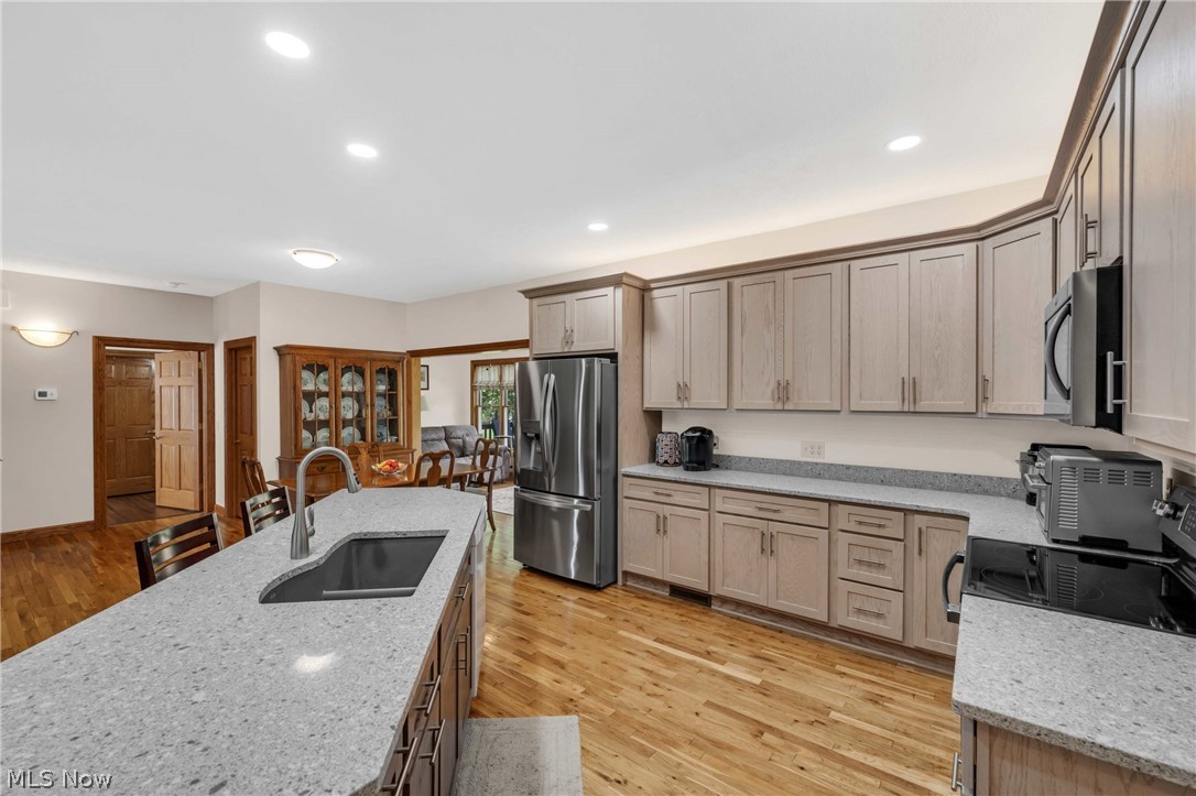 2275 Abbeyville Road Valley City OH 44280