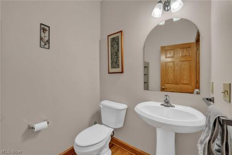 2275 Abbeyville Road Valley City OH 44280