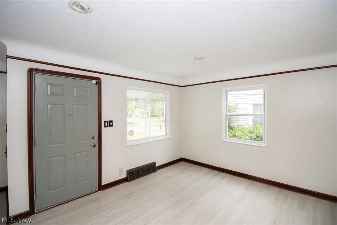 16007 Lotus Drive Cleveland OH 44128