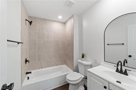 4061 Harwood Road South Euclid OH 44121
