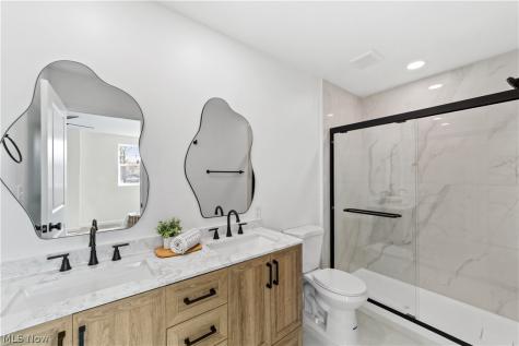 4061 Harwood Road South Euclid OH 44121