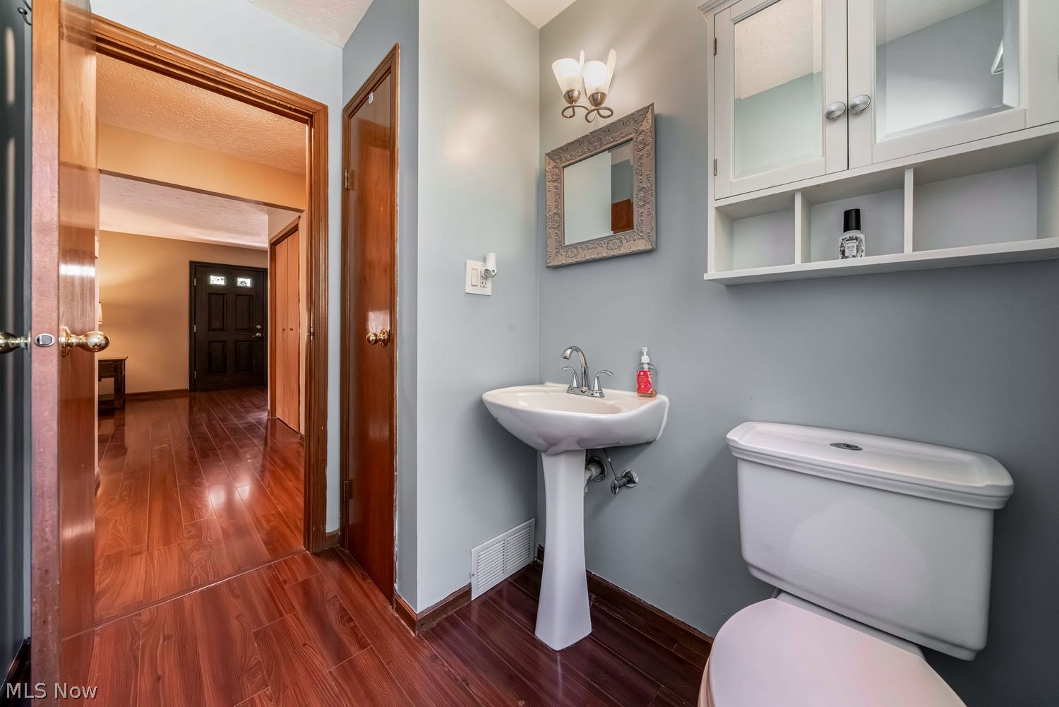 3175 Chestnut Road Seven Hills OH 44131