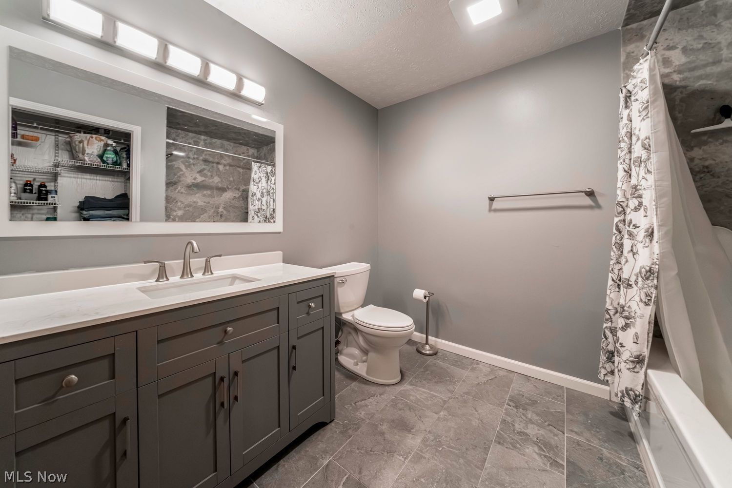 3175 Chestnut Road Seven Hills OH 44131