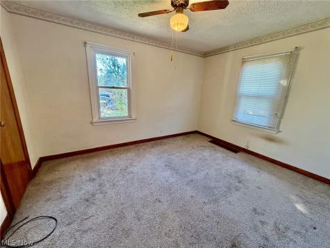 1516 Milford Street NE Canton OH 44714