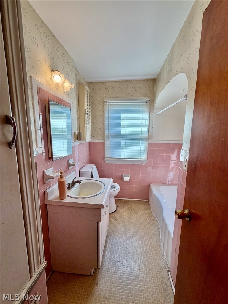 1516 Milford Street NE Canton OH 44714