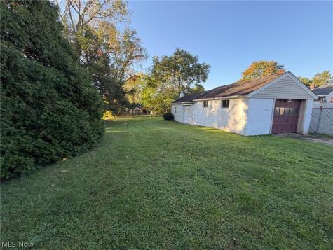 1516 Milford Street NE Canton OH 44714